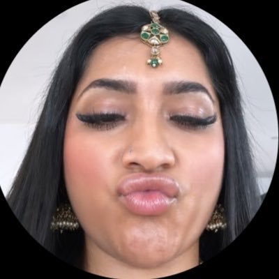 Yasmina Khan