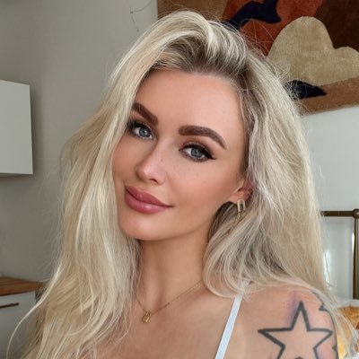 Laura Lux